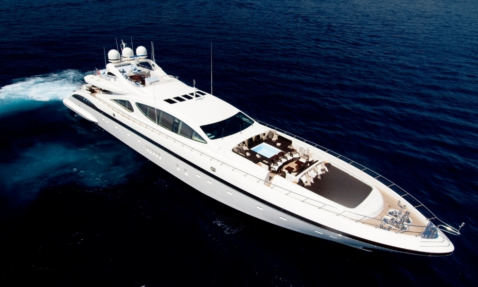 49m/163' ZEUS yacht cruises on ocean