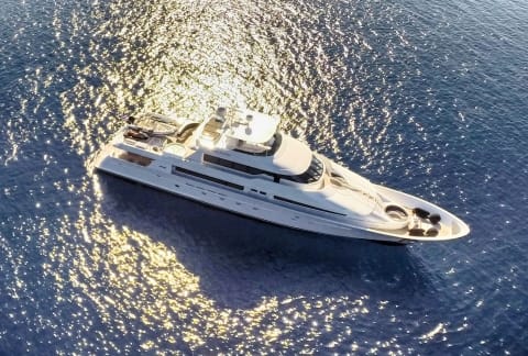 ENDLESS SUMMER motor yacht for charter by FRASER, built by Westport