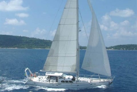 KE AMA II sailing yacht for sale by FRASER, built by Allan Ellis Custom