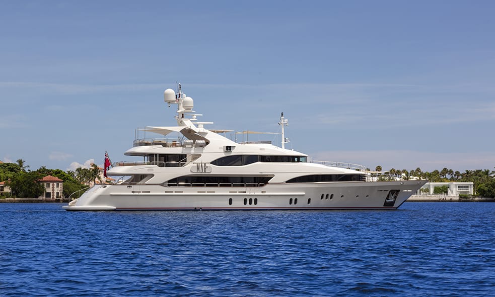 m/y yacht MAG III for sale cruising on water