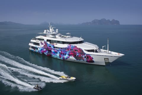 SALUZI motor yacht for charter by FRASER, built by Austal