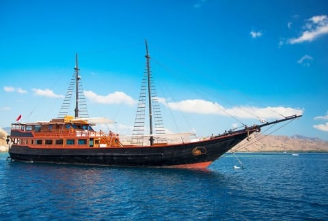 SAMATA sailing yacht for charter by FRASER, built by Custom Built